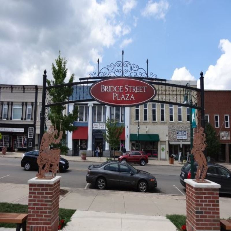 Bridge Street Plaza sign and Bridge ST Four art